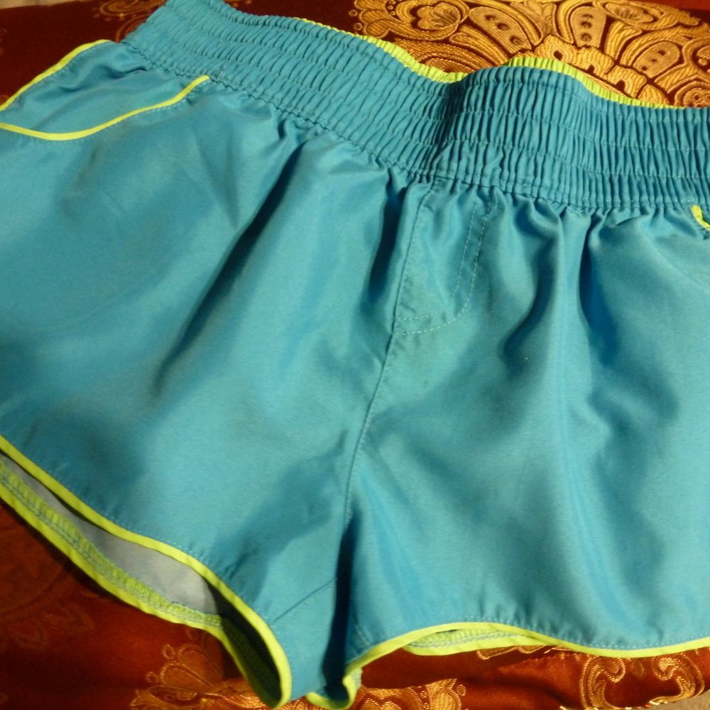 Cute OP shorts in sky blue with light green trim M